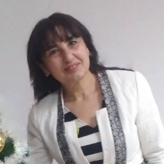 Нели Николова
